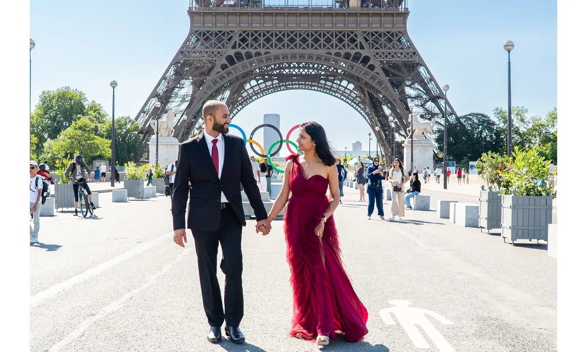 Photo couple Pont d'Iéna Tour Eiffel Paris