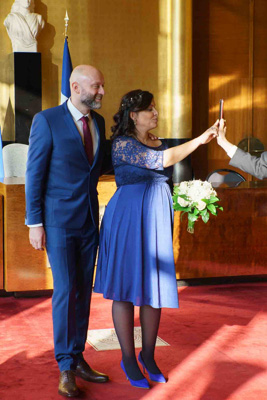 Mariés célébrant leur union à Boulogne-Billancourt