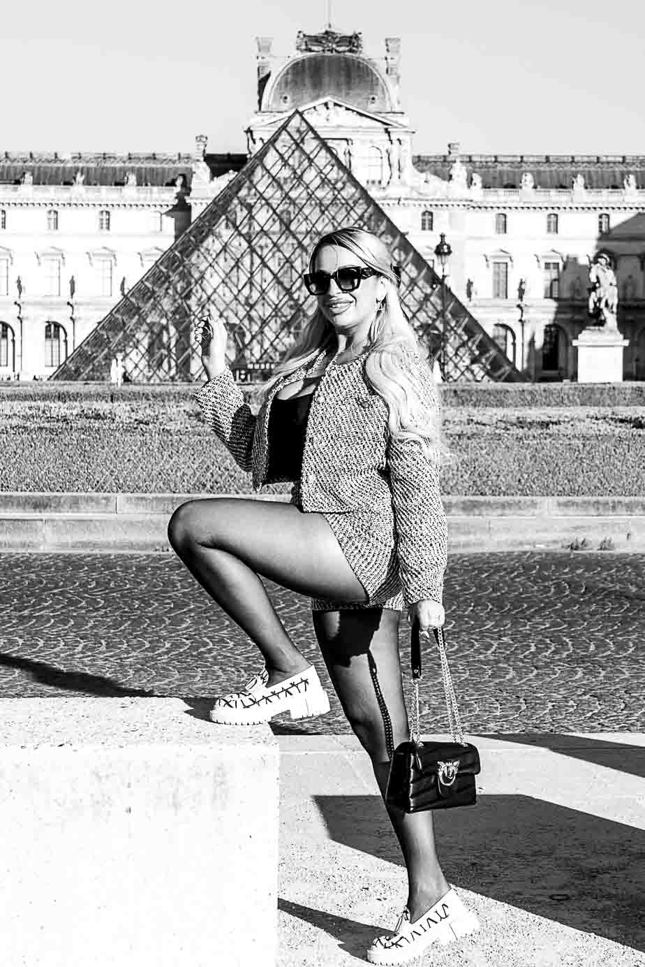 Shooting photo au Louvre - Carrousel louvre portrait noir blanc