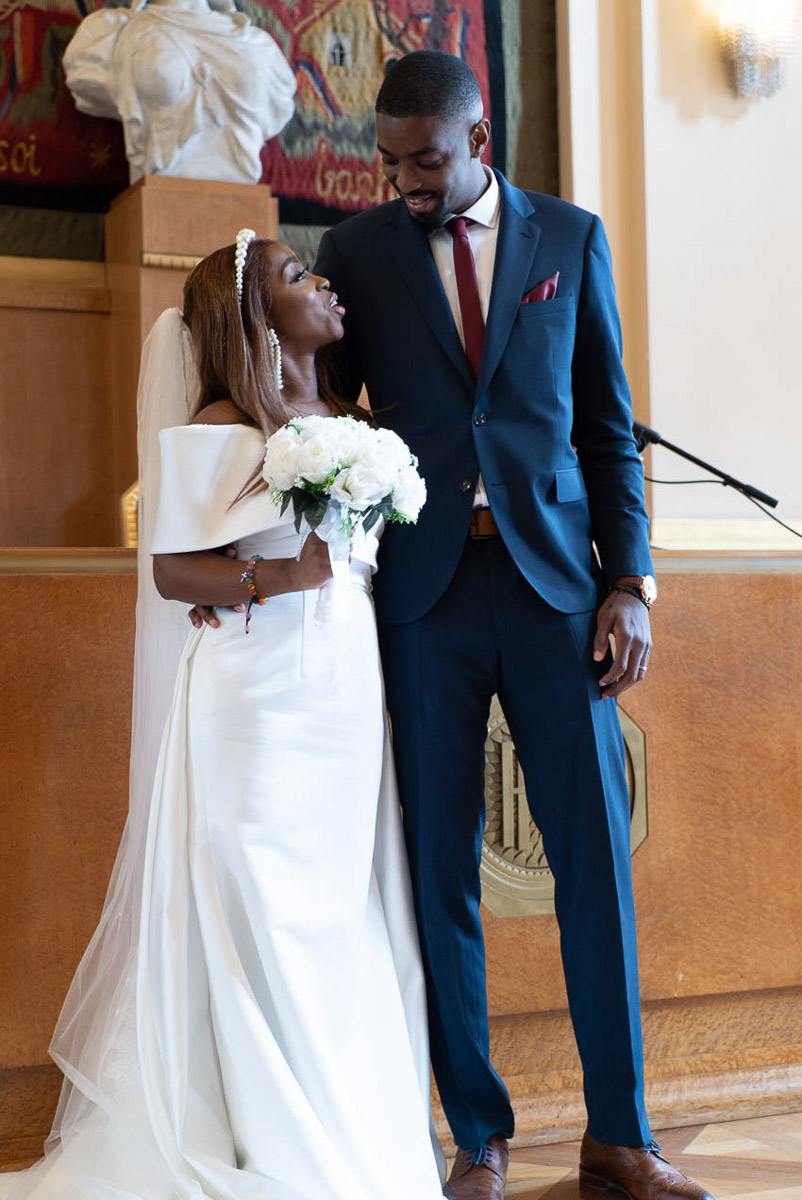 Photographe mariage Paris, couple marié après la cérémonie, Paris 5e