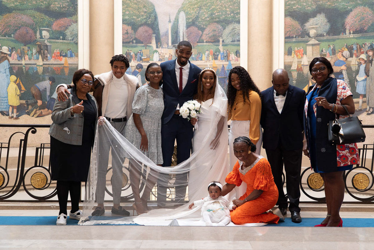 Photographe mariage Paris - 162 Photo Famille Maries Bebe Devant