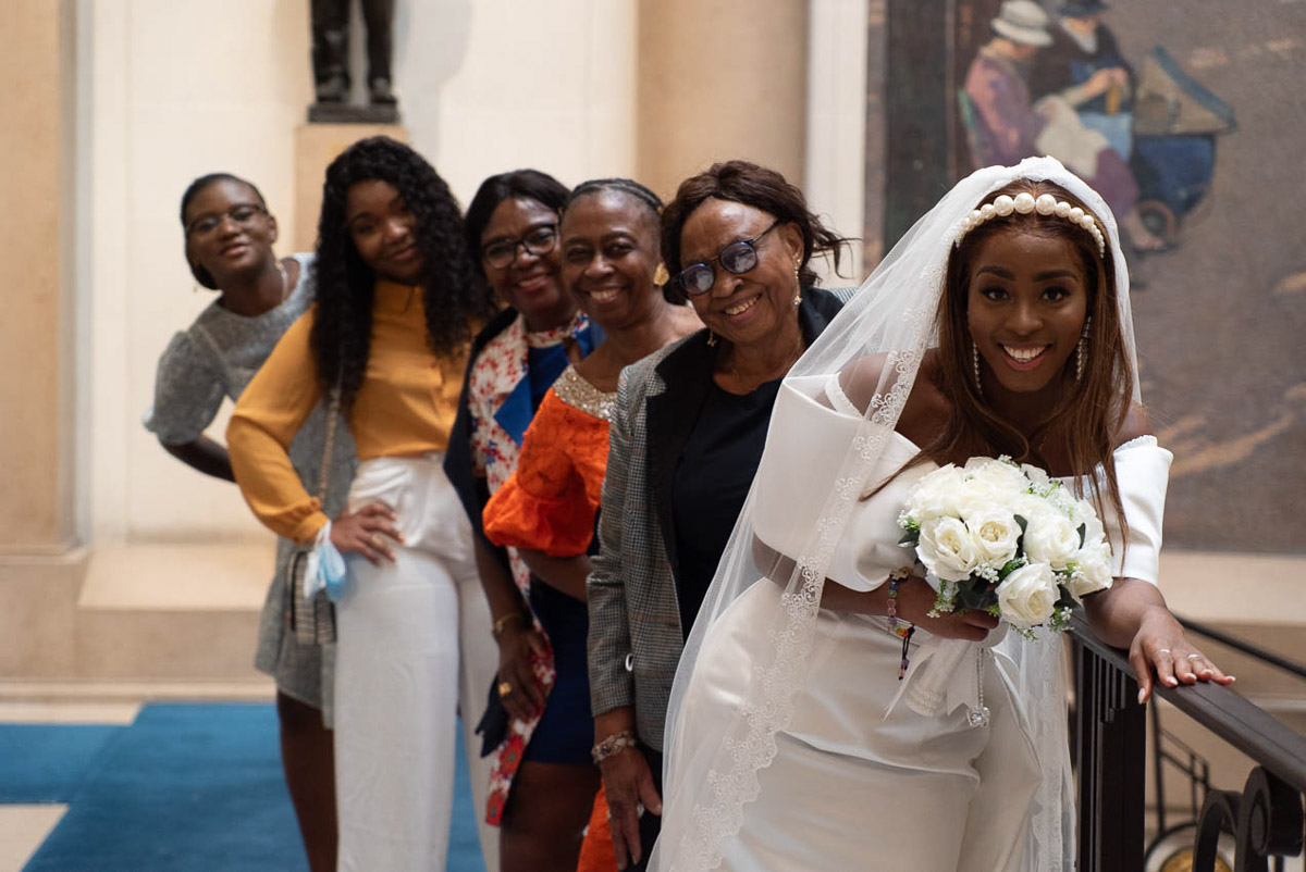 Photographe mariage Paris - 171 Photo Alignee Femmes Mariee Devant