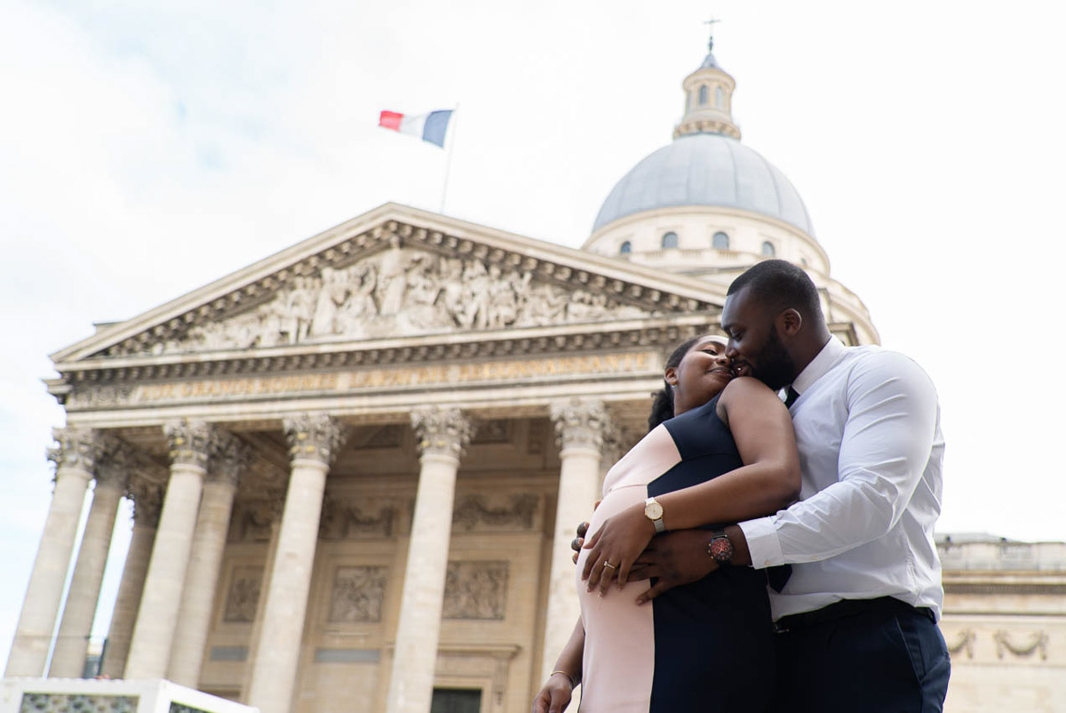 Photographe mariage Paris - 261 Romantique Temoins Mariage Bisous Pantheon Paris