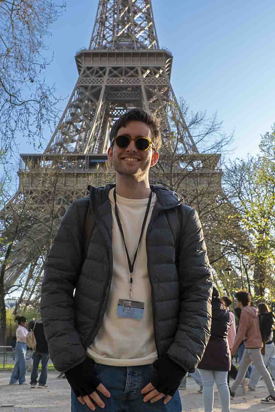 Rue Université, spot photo Tour Eiffel à Paris, rue photo Tour Eiffel romantique