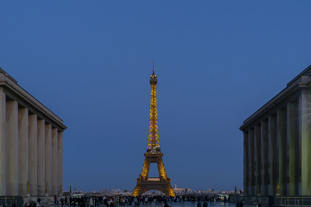 Spot Tour Eiffel Trocadéro nuit, rue photo Tour Eiffel scintillante depuis la place du Trocadéro