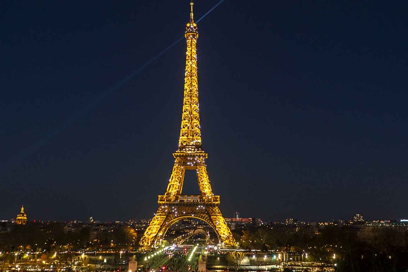 Rue pour prendre photo Tour Eiffel de nuit : spot photo Trocadéro, idéal pour photo tour Eiffel nocturne